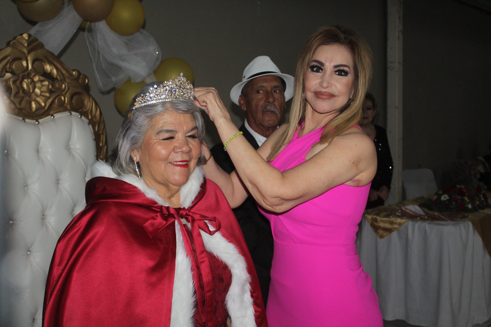 Gran coronación de la Reyna de INAPAM Ana Lilia Ibarra 
