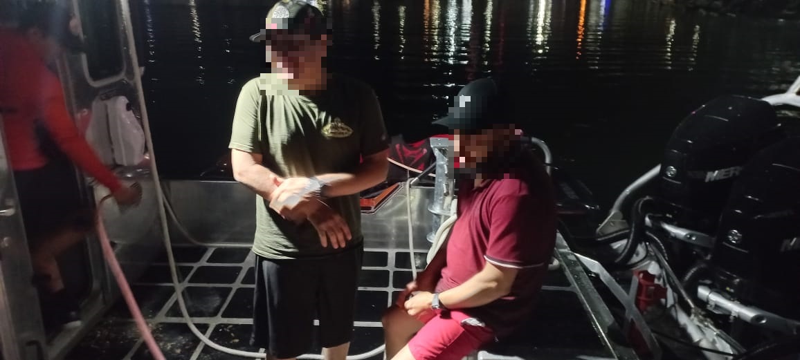 Personal naval brindó apoyo a dos personas varadas en  inmediaciones de Puerto Peñasco